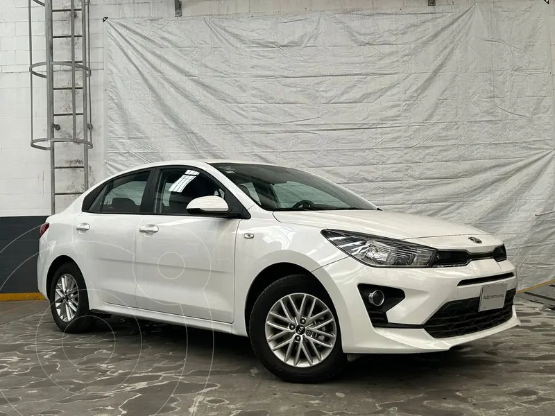 Foto Kia Rio Sedan LX Aut usado (2021) color Blanco precio $250,000