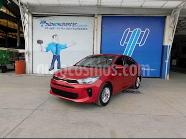 foto Kia Rio Sedán LX Aut usado (2018) color Rojo precio $88,000