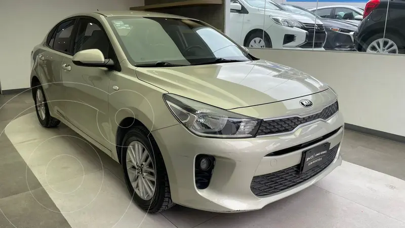 Foto Kia Rio Sedan LX usado (2019) color Dorado financiado en mensualidades(enganche $89,870 mensualidades desde $3,861)