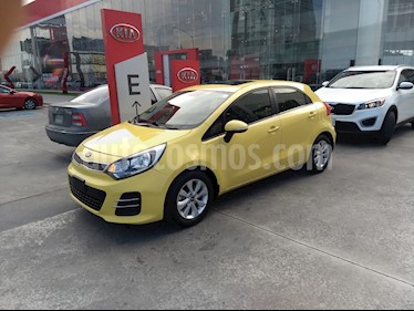 Kia Rio Sedan EX usado (2017) color Amarillo precio $188,900
