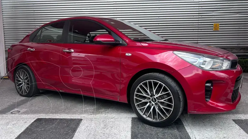 Foto Kia Rio Sedan EX usado (2019) color Rojo financiado en mensualidades(enganche $81,510 mensualidades desde $3,502)