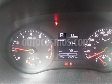 foto Kia Rio Sedán L Aut usado (2017) color Beige precio $195,000