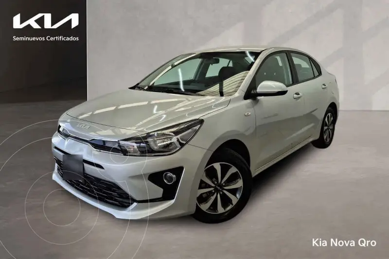 Foto Kia Rio Sedan L usado (2023) color Plata precio $286,000