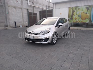 foto Kia Rio Sedán EX usado (2017) color Plata precio $195,000