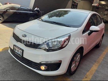 foto Kia Rio Sedán 4P EX L4/1.6 MAN usado (2017) color Blanco precio $199,000