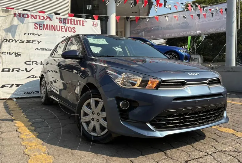 Foto Kia Rio Sedan L  Aut usado (2023) color Azul precio $226,900