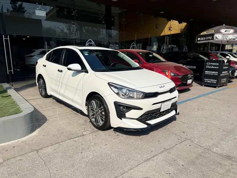 Foto Kia Rio Sedan S Pack usado (2023) color Blanco precio $307,000
