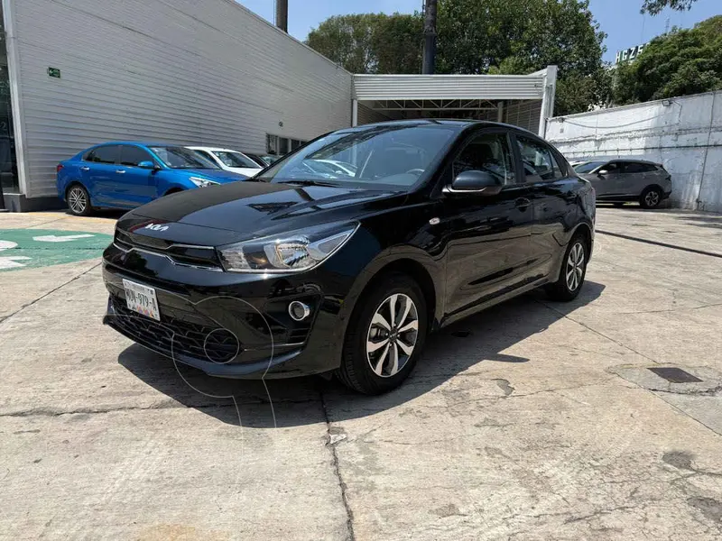 Foto Kia Rio Sedan LX usado (2023) color Negro precio $299,000