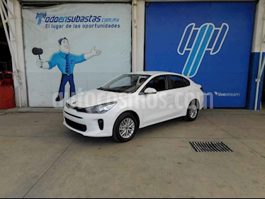 foto Kia Rio Sedán LX Aut usado (2020) color Blanco precio $110,000