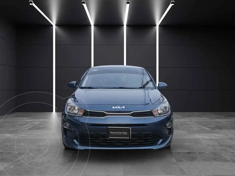 Foto Kia Rio Sedan L  Aut usado (2023) color Azul financiado en mensualidades(enganche $57,120 mensualidades desde $6,511)