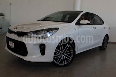 Kia Rio Sedan EX usado (2019) color Blanco precio $250,000