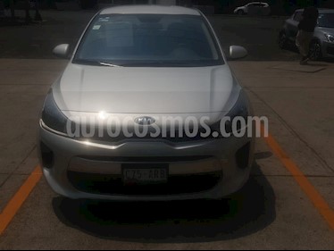 Foto Kia Rio Sedan LX Aut usado (2018) color Plata precio $206,000
