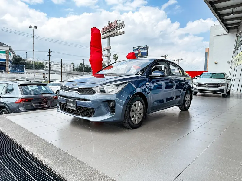 Foto Kia Rio Sedan LX usado (2020) color Azul Acero financiado en mensualidades(enganche $43,780 mensualidades desde $4,480)