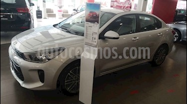 Kia Rio Sedan EX Aut usado (2020) color Plata precio $304,900