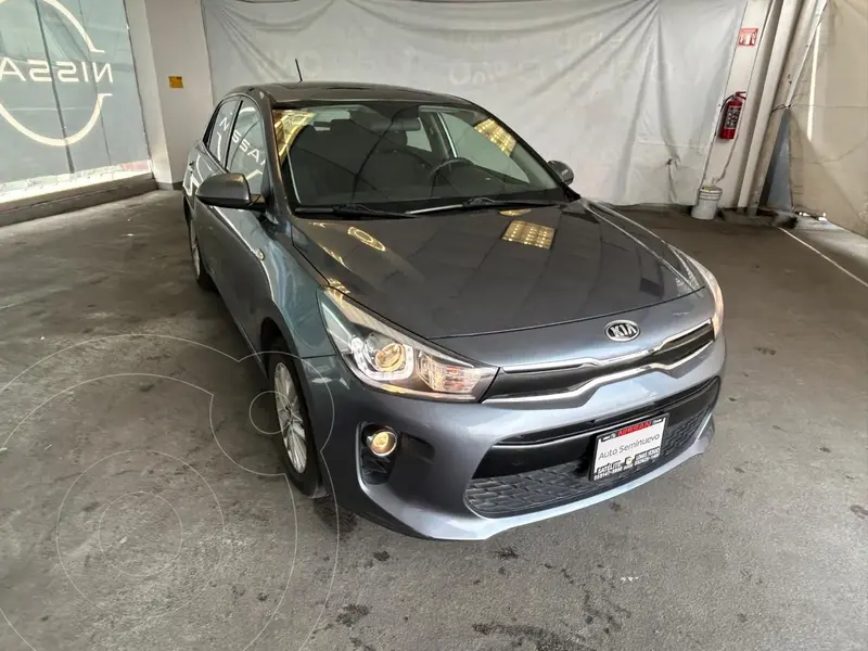 Foto Kia Rio Sedan EX usado (2020) color Gris Oscuro financiado en mensualidades(enganche $94,384 mensualidades desde $4,119)