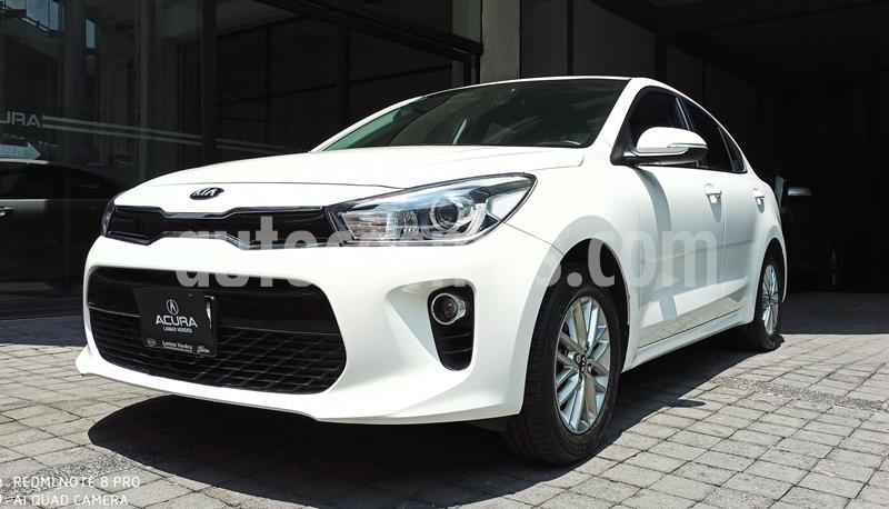 foto Kia Rio Sedán EX Aut usado (2018) color Blanco precio $245,000