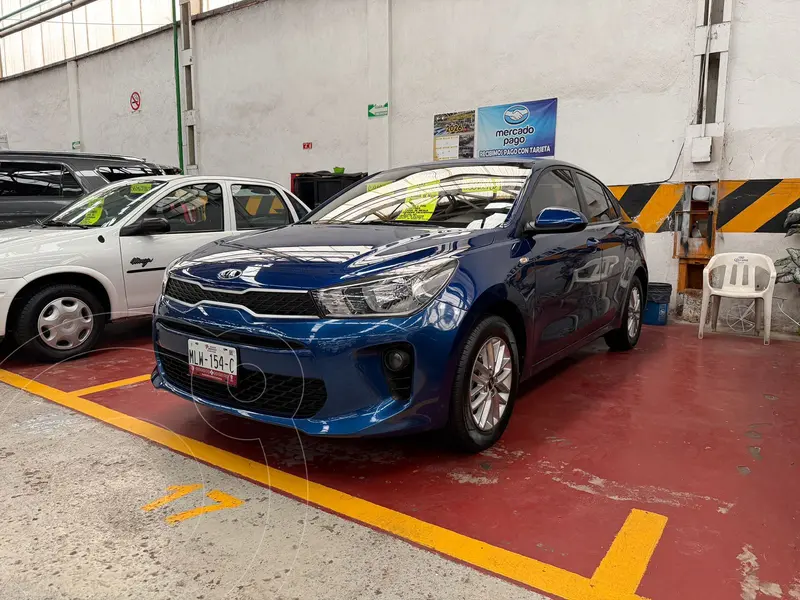 Foto Kia Rio Sedan LX Aut usado (2020) color Azul Zinc financiado en mensualidades(enganche $55,000 mensualidades desde $4,900)