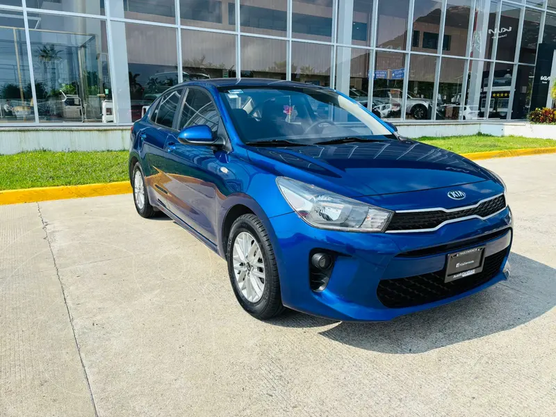 Foto Kia Rio Sedan LX Aut usado (2020) color Azul precio $220,000