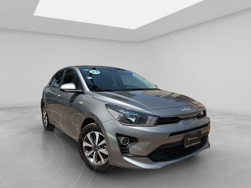 Kia Rio Sedán LX usado (2023) color Gris Oscuro precio $259,000