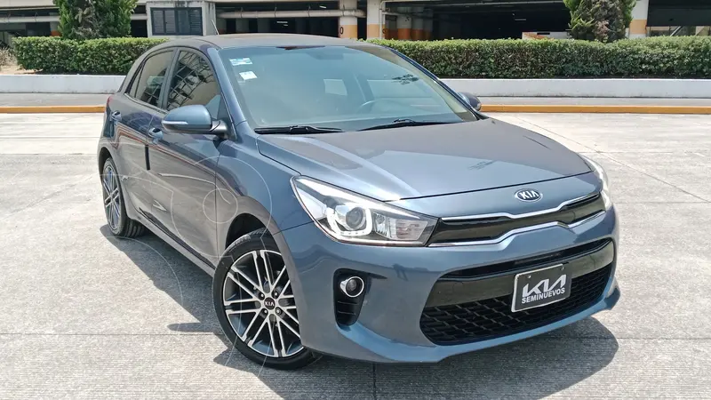 Foto Kia Rio Sedan EX Pack Aut usado (2018) color Azul Marino precio $239,800