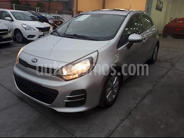Foto Kia Rio Sedan EX usado (2016) color Plata precio $190,000