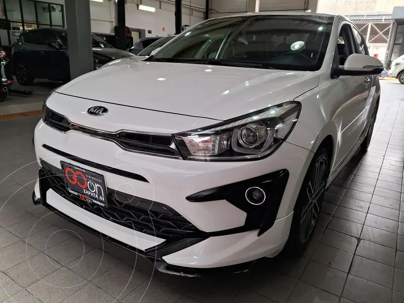 Foto Kia Rio Sedan S Pack usado (2021) color Blanco precio $259,000