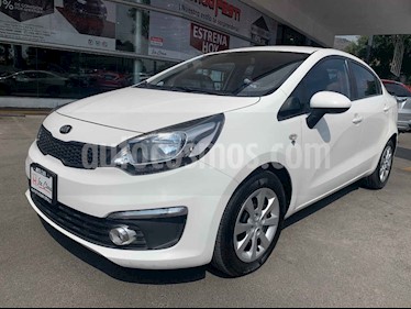 foto Kia Rio Sedán LX usado (2017) color Blanco precio $178,000