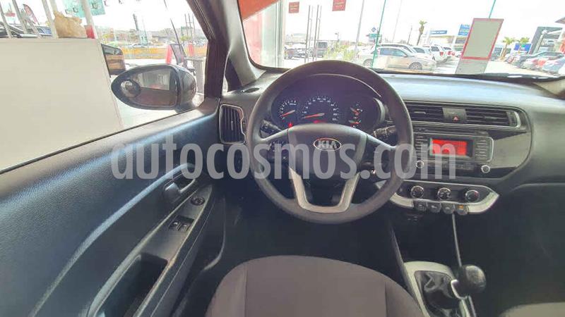 Kia Rio Sedan LX usado (2017) color Cafe precio $150,000