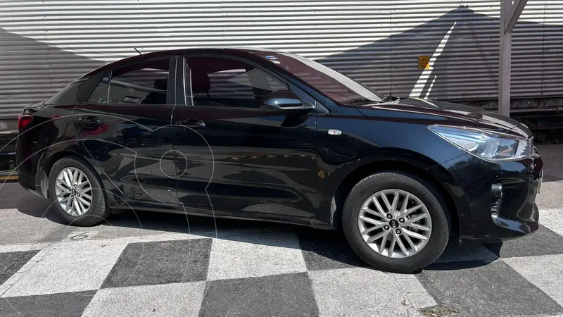 Foto Kia Rio Sedan LX usado (2019) color Negro precio $200,000