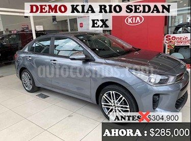 foto Kia Rio Sedán EX usado (2020) color Gris precio $280,000