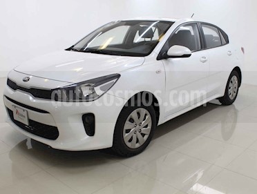 foto Kia Rio Sedán L usado (2018) color Blanco precio $170,000