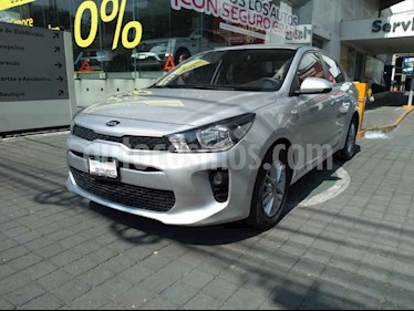 foto Kia Rio Sedán L Aut usado (2018) color Plata precio $219,000