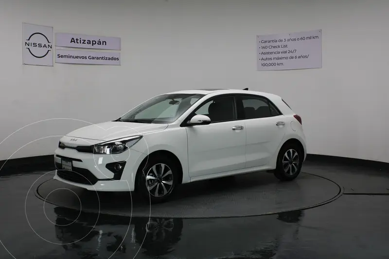 Foto Kia Rio Sedan EX Aut usado (2022) color Blanco precio $265,000
