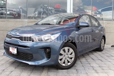 foto Kia Rio Sedán L usado (2020) color Azul precio $209,000