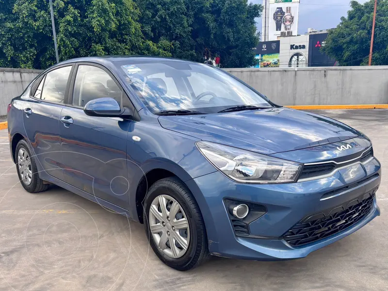 Foto Kia Rio Sedan LX Aut usado (2023) color Gris precio $220,000