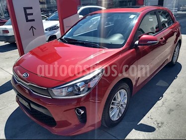 foto Kia Rio Sedán EX Pack Aut usado (2018) color Rojo precio $234,900