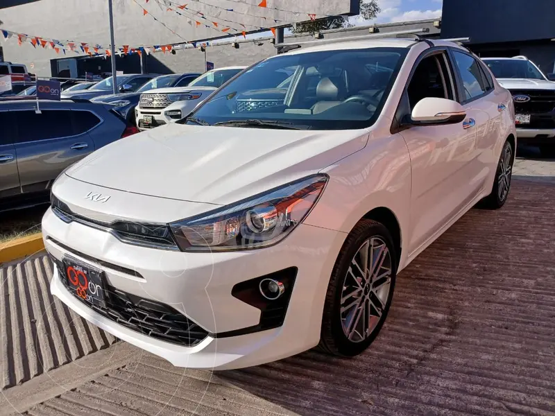 Foto Kia Rio Sedan EX Aut usado (2023) color Blanco financiado en mensualidades(enganche $91,288 mensualidades desde $6,981)