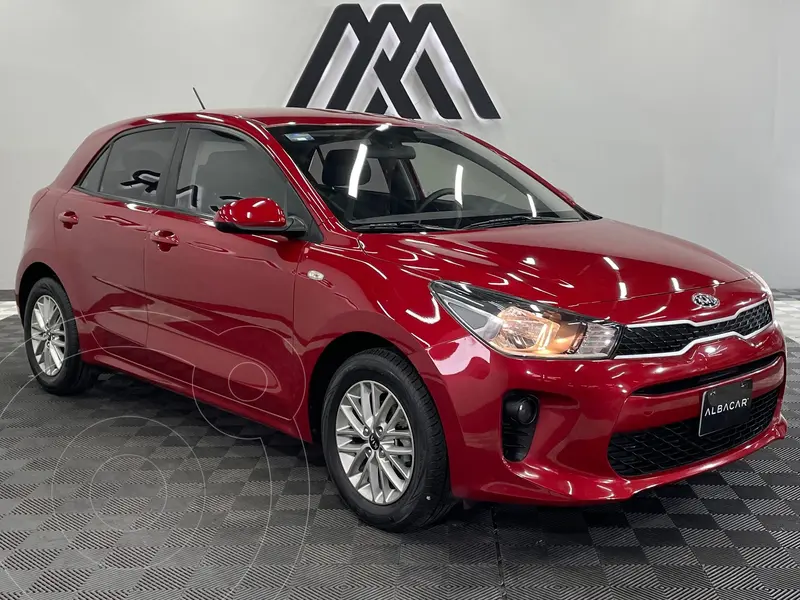 Foto Kia Rio Sedan LX Aut usado (2020) color Rojo precio $239,999