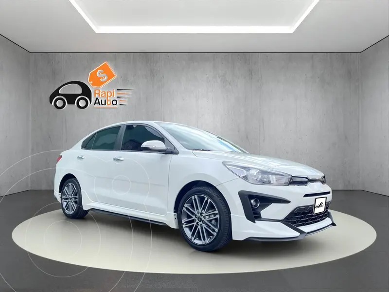 Foto Kia Rio Sedan S Pack usado (2023) color Blanco Perla precio $318,500