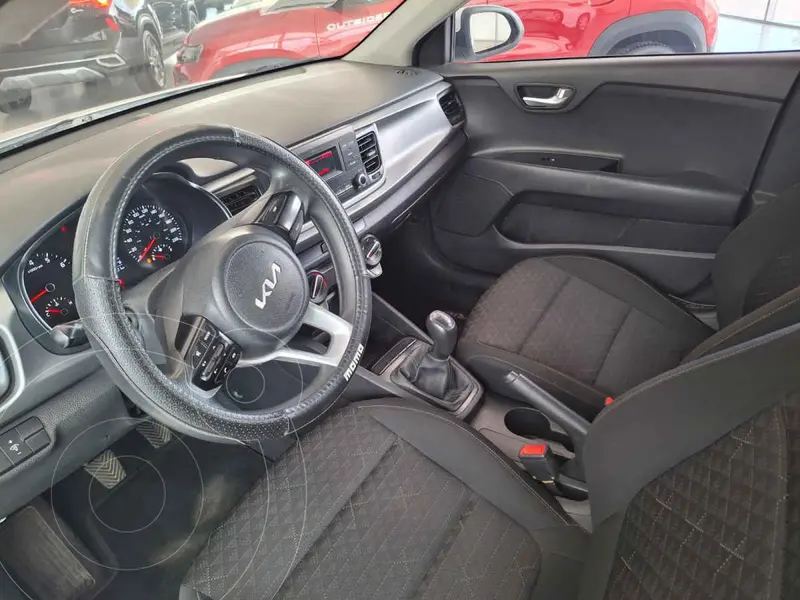 kia rio-sedan