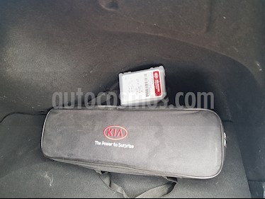 Kia Rio Sedan LX Aut usado (2019) color Azul precio $230,000