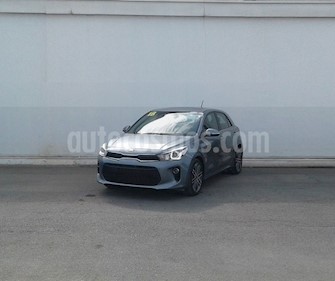 foto Kia Rio Sedán EX Pack Aut usado (2018) color Gris precio $239,000