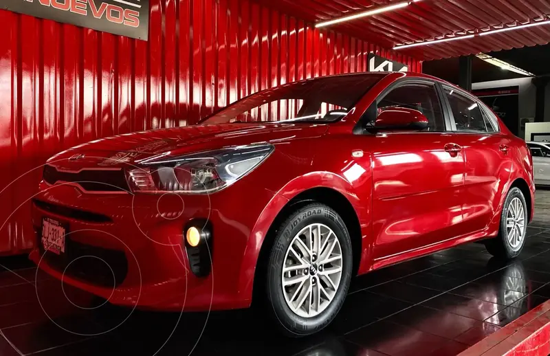 Foto Kia Rio Sedan LX Aut usado (2020) color Rojo precio $279,000