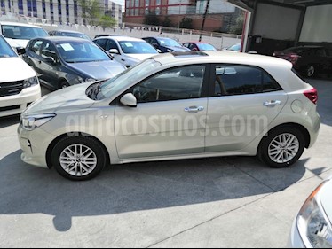 Kia Rio Sedan EX usado (2019) color Beige precio $280,000