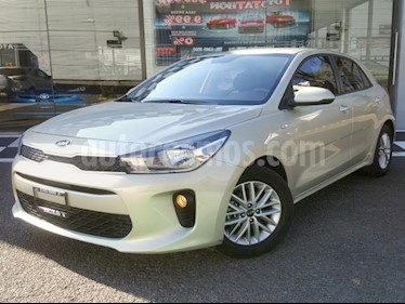 Kia Rio Sedan LX usado (2018) color Beige precio $190,000