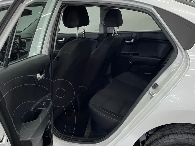 kia rio-sedan