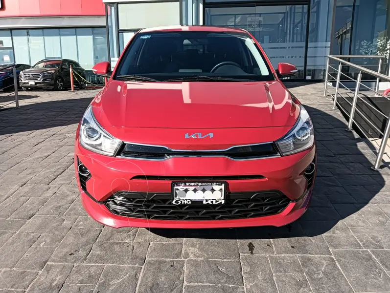 Foto Kia Rio Sedan EX Aut usado (2023) color Rojo precio $290,000
