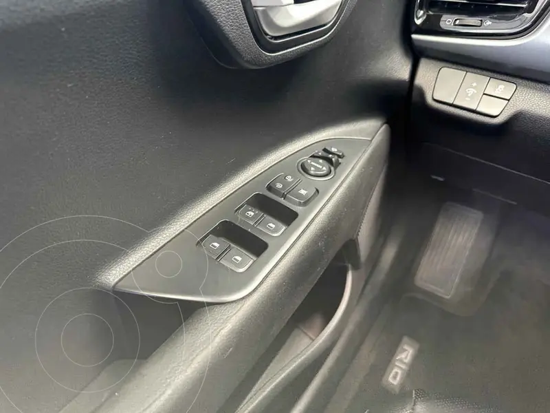 kia rio-sedan