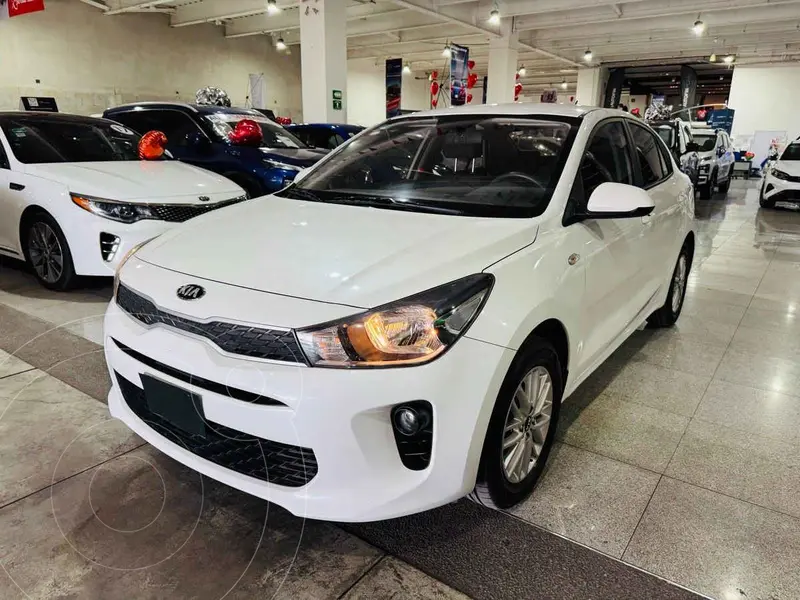 Foto Kia Rio Sedan LX usado (2020) color Blanco precio $230,000
