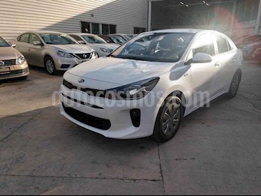 foto Kia Rio Sedán LX Aut usado (2019) color Blanco precio $209,000